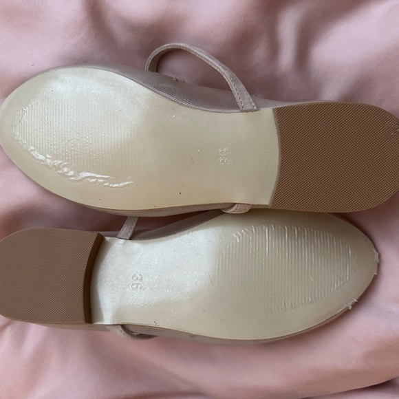 Elegant Crystal-Embellished Transparent Flats - Picture 4 of 8